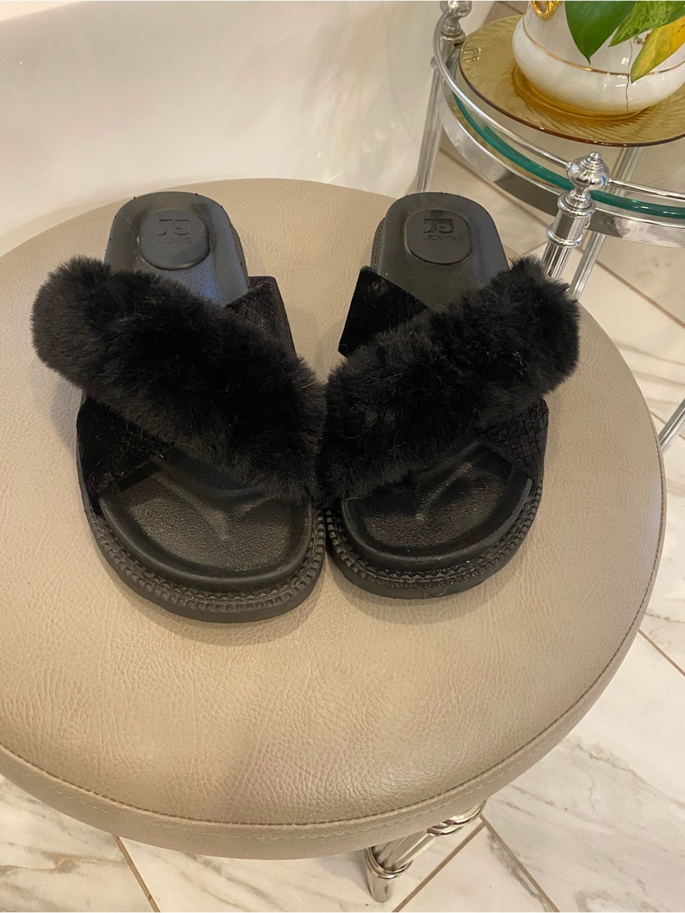Joe’s Jeans Black Faux Fur Slides Sandals Flip Flop Outdoor Slippers Size 7